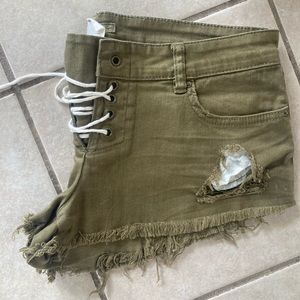 Billabong Lite Hearted Shorts size 27